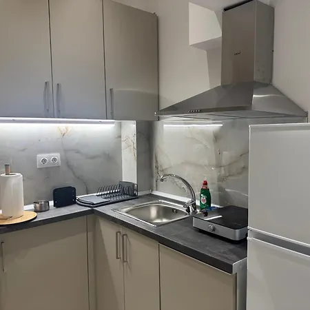 Alikkis Cosmopolitan *